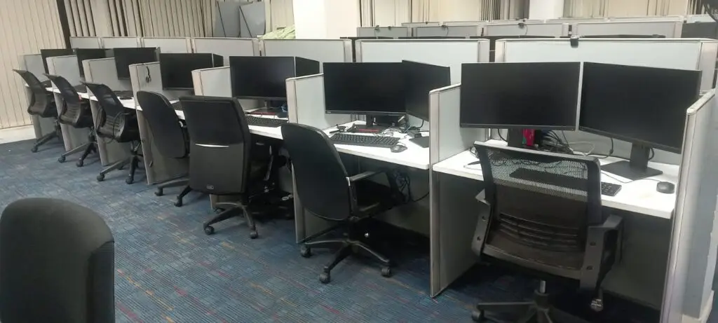 Barang Bekas Kantor Jakarta – Meja, Kursi, Komputer